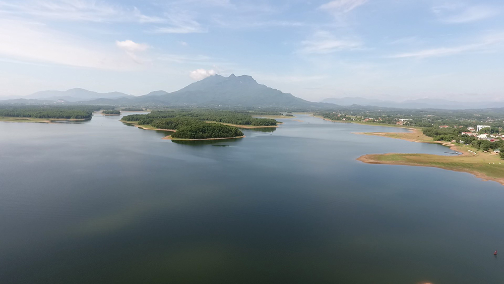 Hồ nước Suối Hai đẹp thơ mộng dưới chân núi Ba Vì, TP. hà Nội - Biển Việt  Hotel