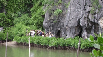 Huyền ảo động Trung Trang, Hải Phòng